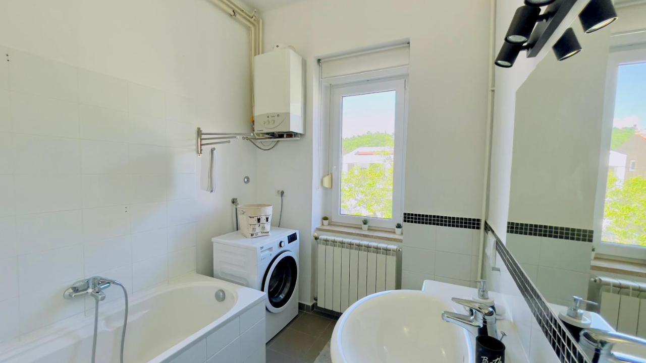 Apartment Reful Kraljevica Buitenkant foto